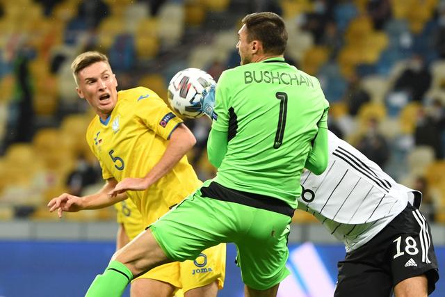 塔图姆25+10+9霍福德22+15 绿军4-1淘汰骑士